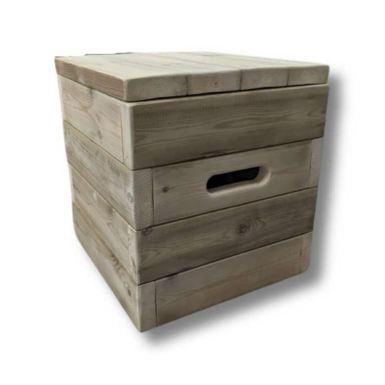 Sturdy Cube Seats (4)