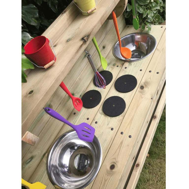 Deluxe Triple Trouble Mud Kitchen - Image 4